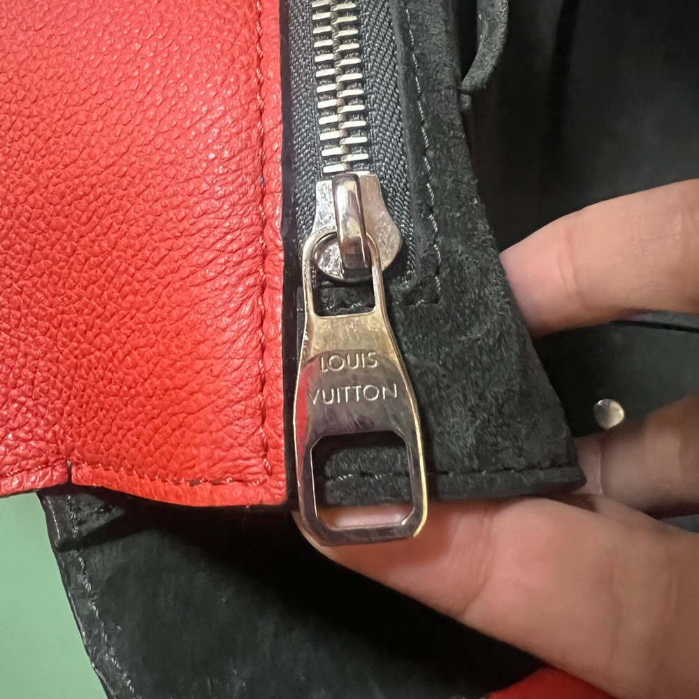 Louis Vuitton Red Tote with Textured Sides - Picture 15 of 16